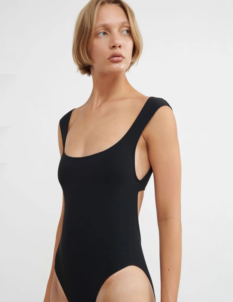 Araks: Frida One Piece - Black