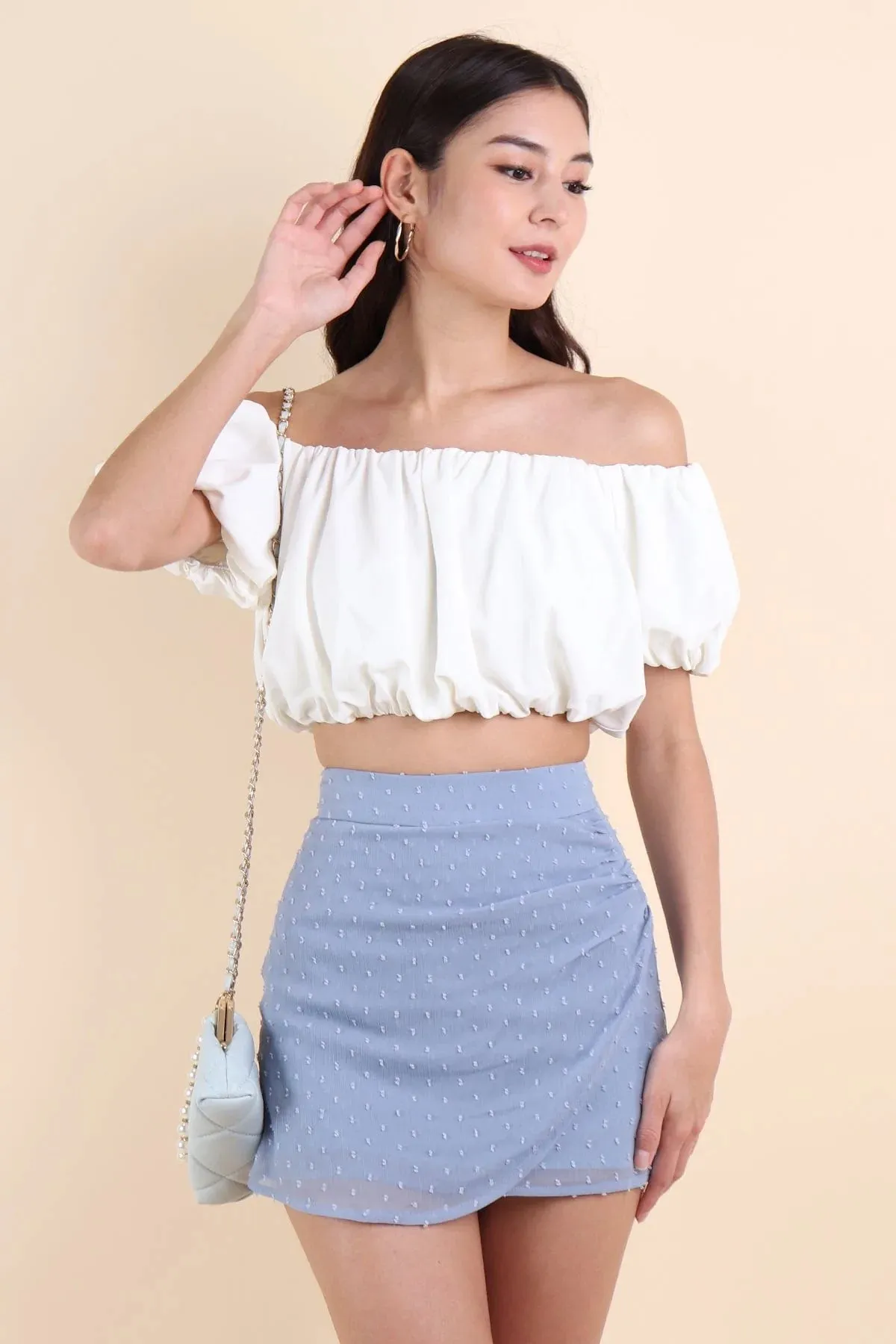 CECIL OFF SHOULDER TOP IN WHITE