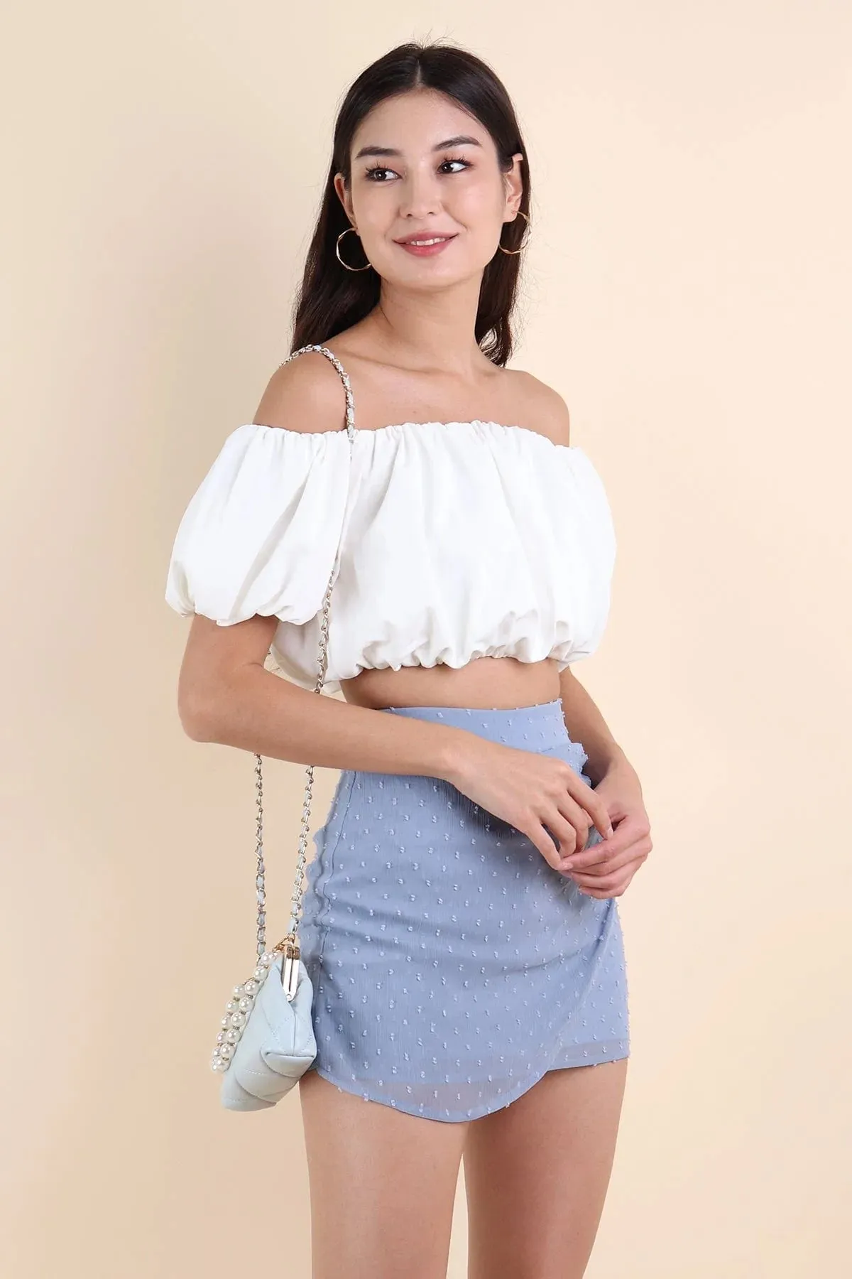 CECIL OFF SHOULDER TOP IN WHITE