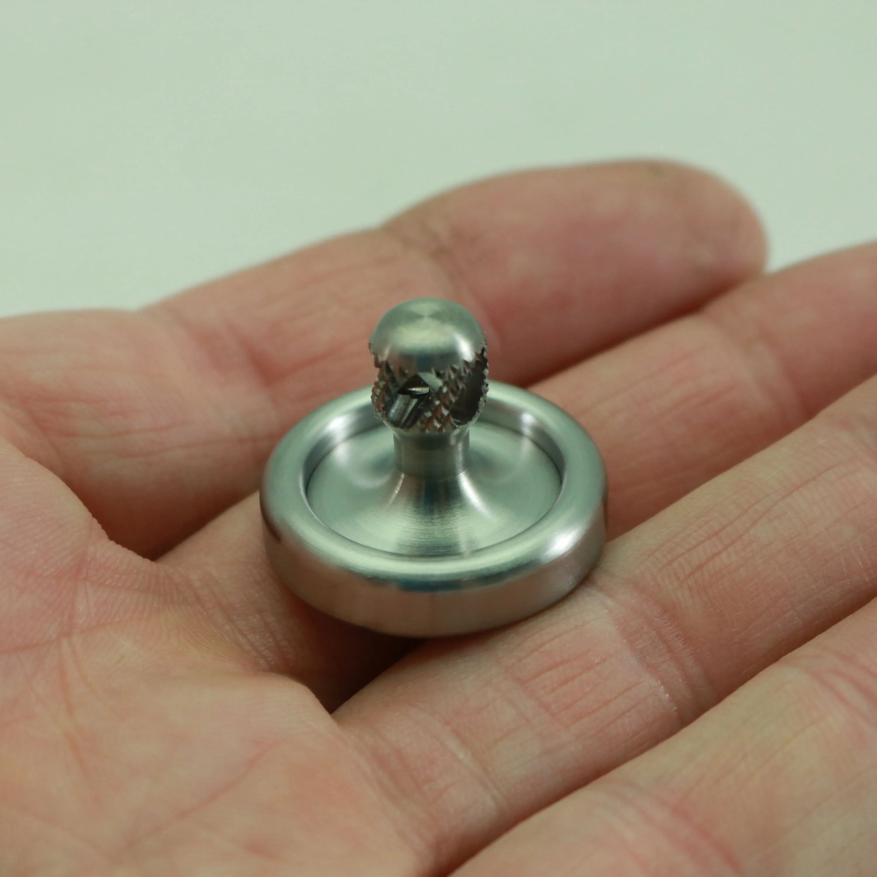 Dynamini - Tungsten and Titanium Super Grip