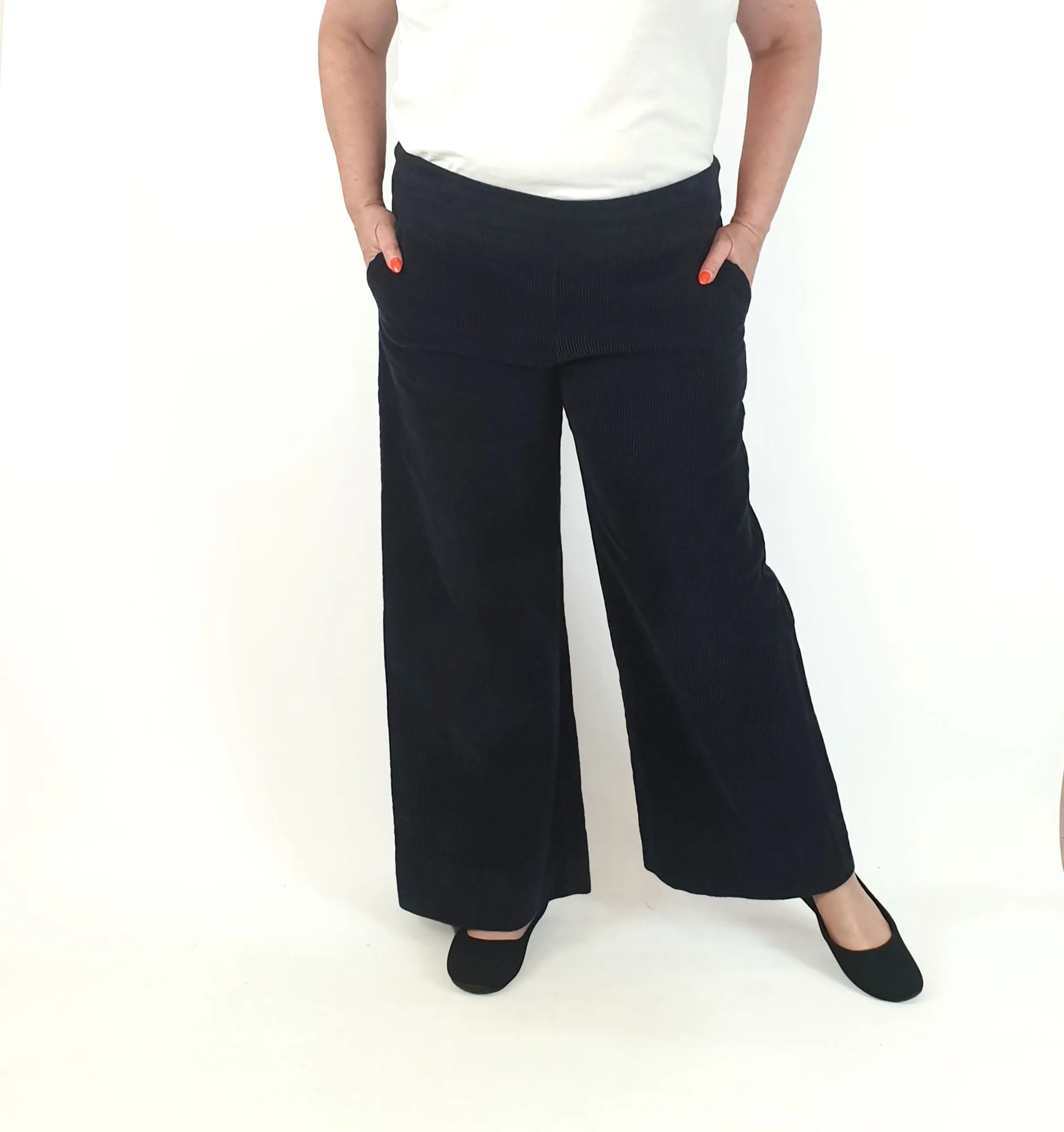 Essaye by Surface Art navy chunky cord wide leg pants size XL