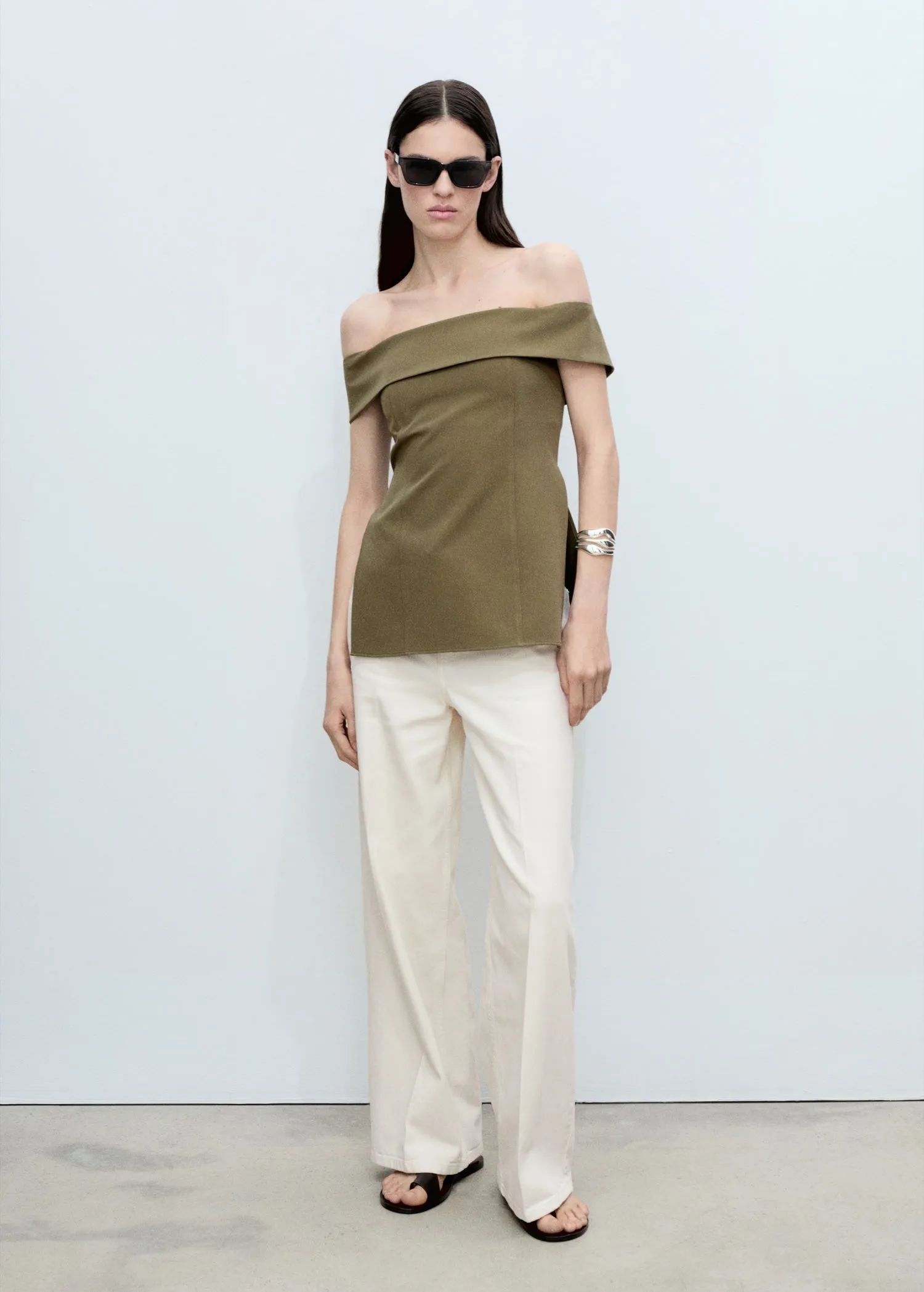 Fitted off-the-shoulder top