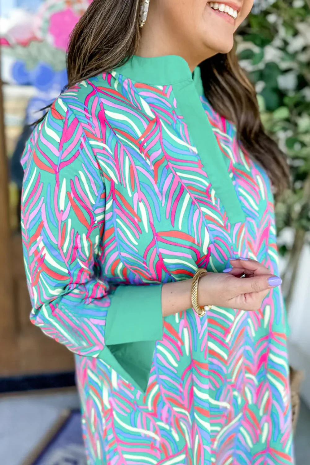 Geometric Print Shift Dress with Split Neck and Bracelet Sleeves