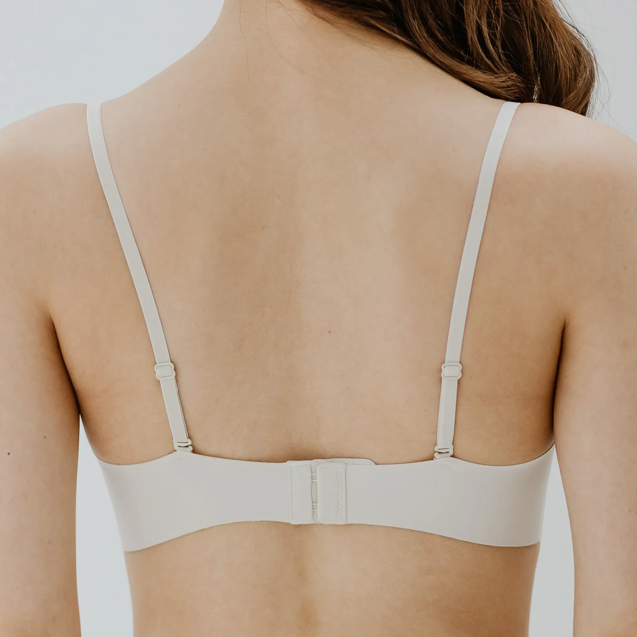 Hoppy Poppy! Seamless Lightly-Lined Lace Bralette in Oatmilk