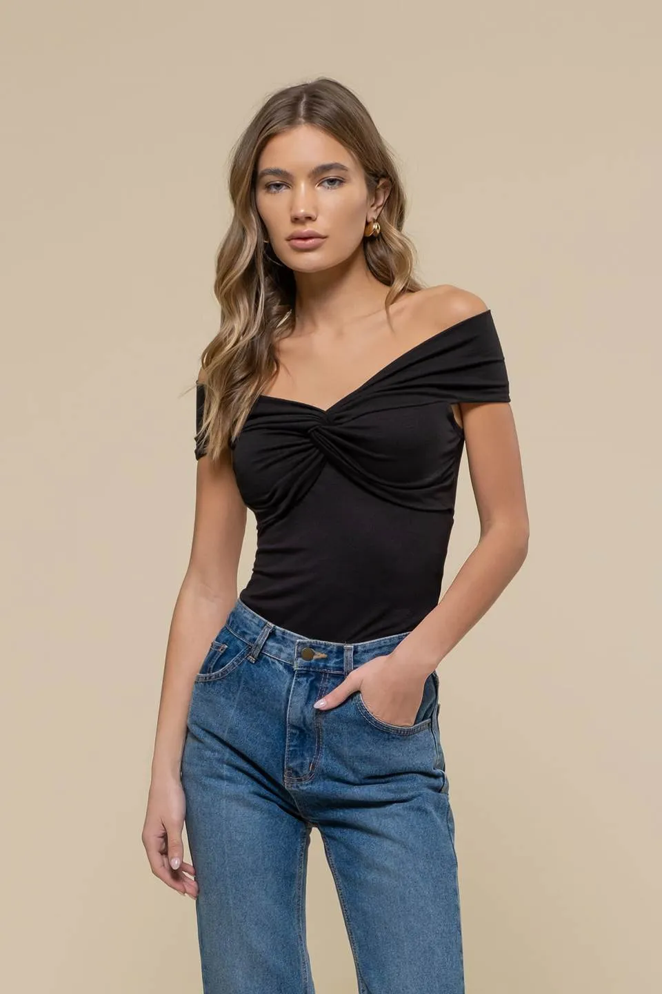 OFF THE SHOULDER TWIST FRONT KNIT TOP