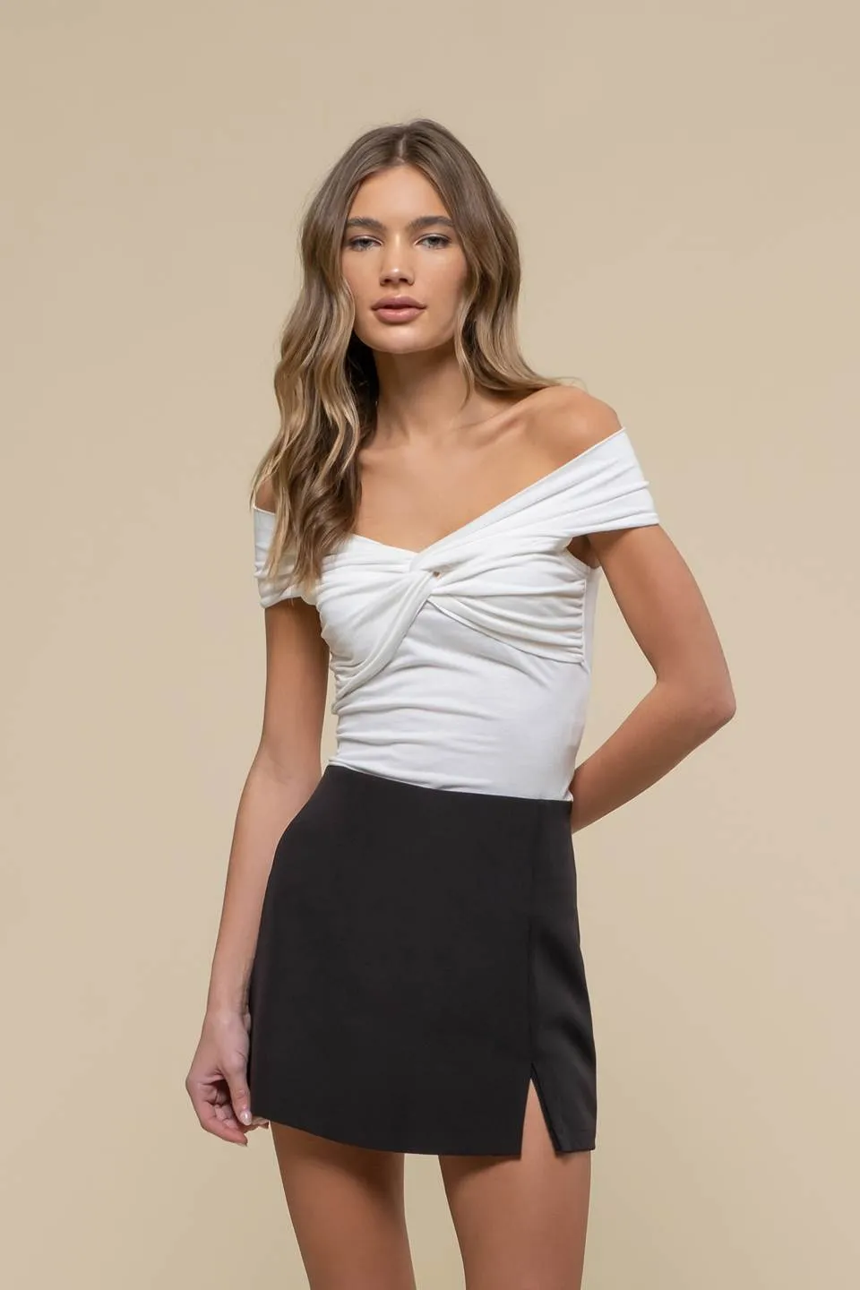 OFF THE SHOULDER TWIST FRONT KNIT TOP