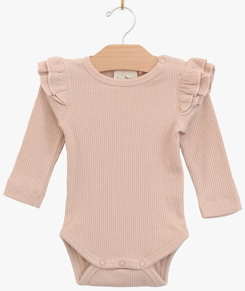ORGANIC BLEND FLUTTER SLEEVE BODYSUIT