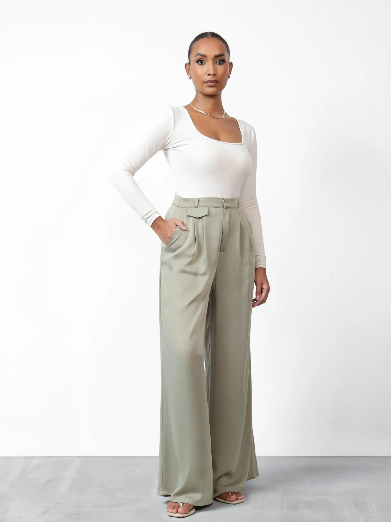 Pleated Flap Detail Wide Leg Pant