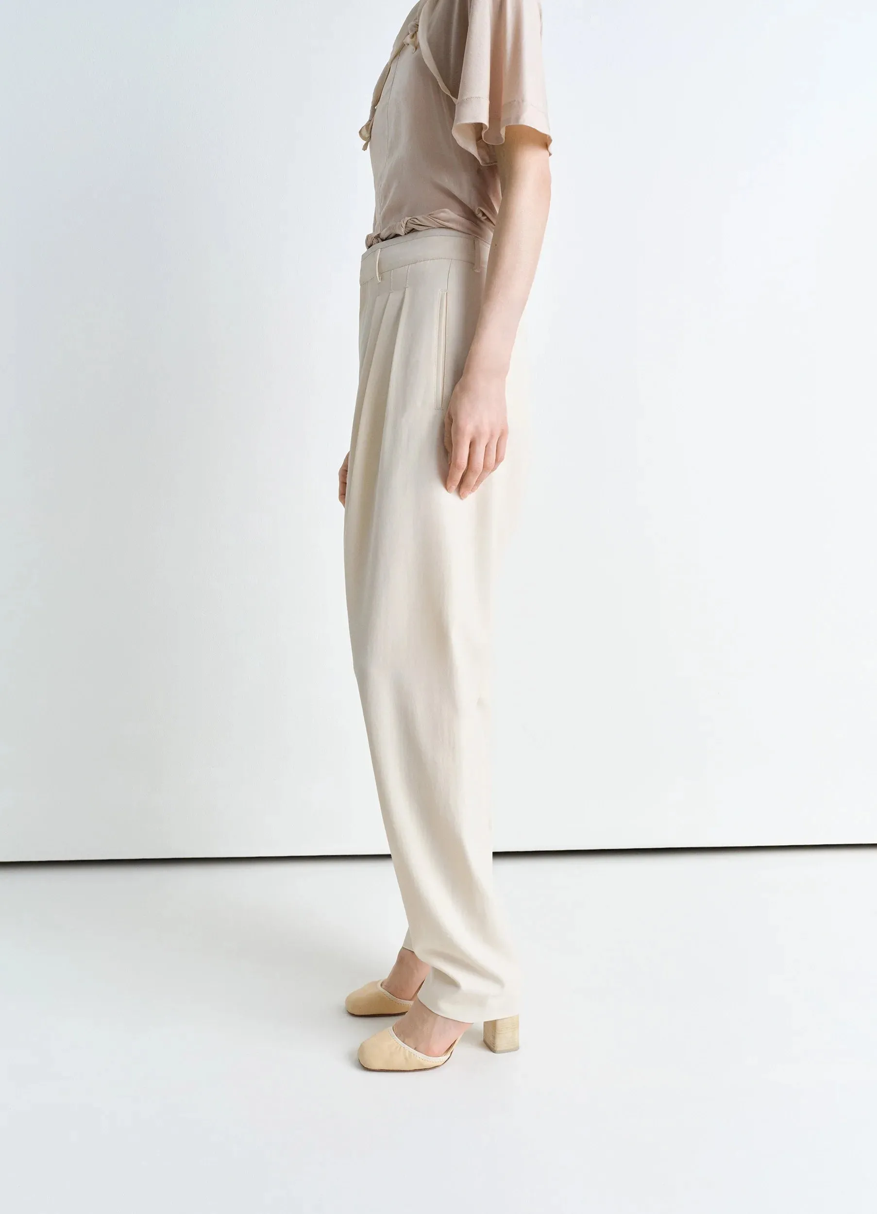 PLEATED TAILORED PANTS