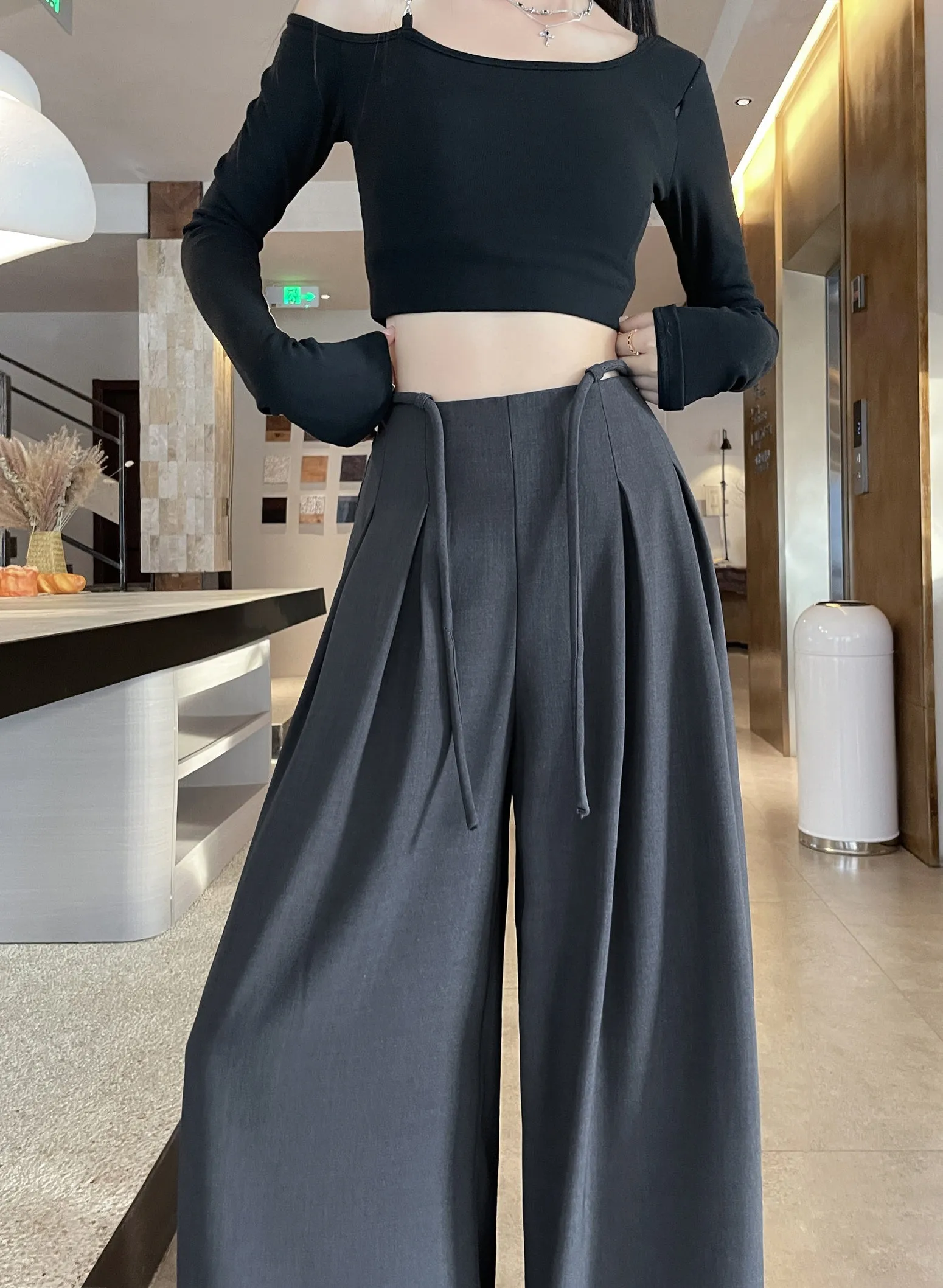 Relaxed Fit Wide Leg Pants with a Chic Design