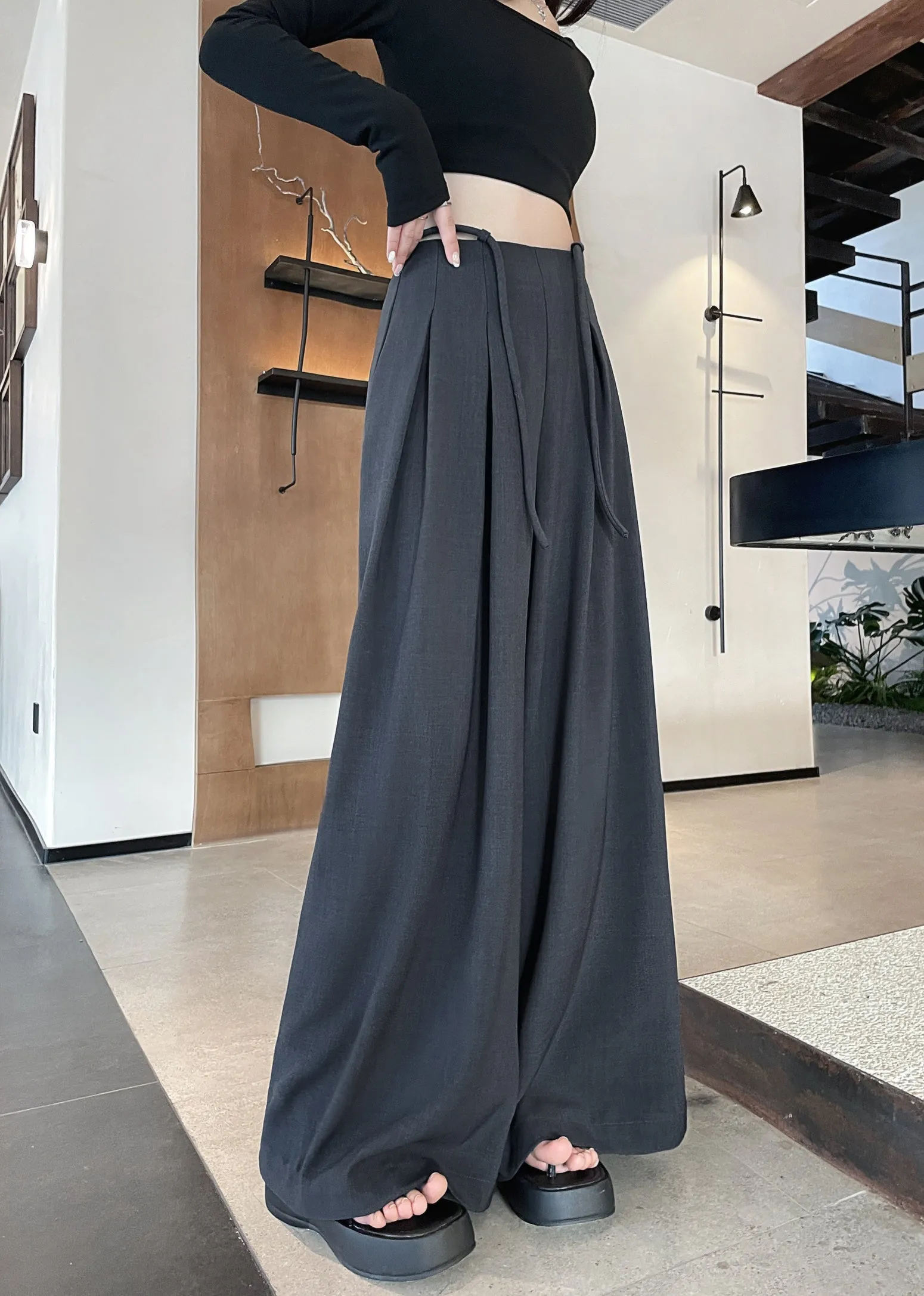 Relaxed Fit Wide Leg Pants with a Chic Design