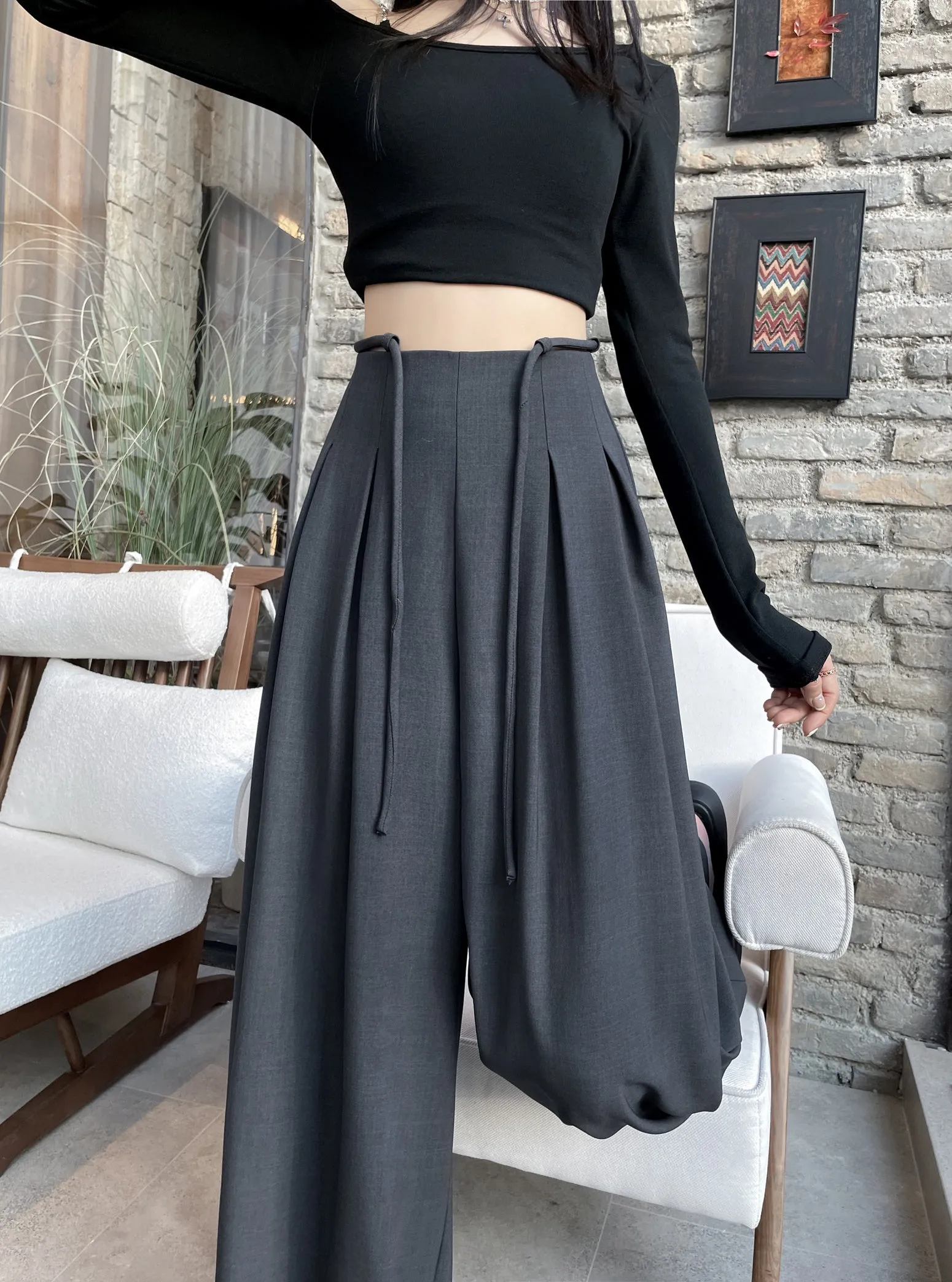 Relaxed Fit Wide Leg Pants with a Chic Design