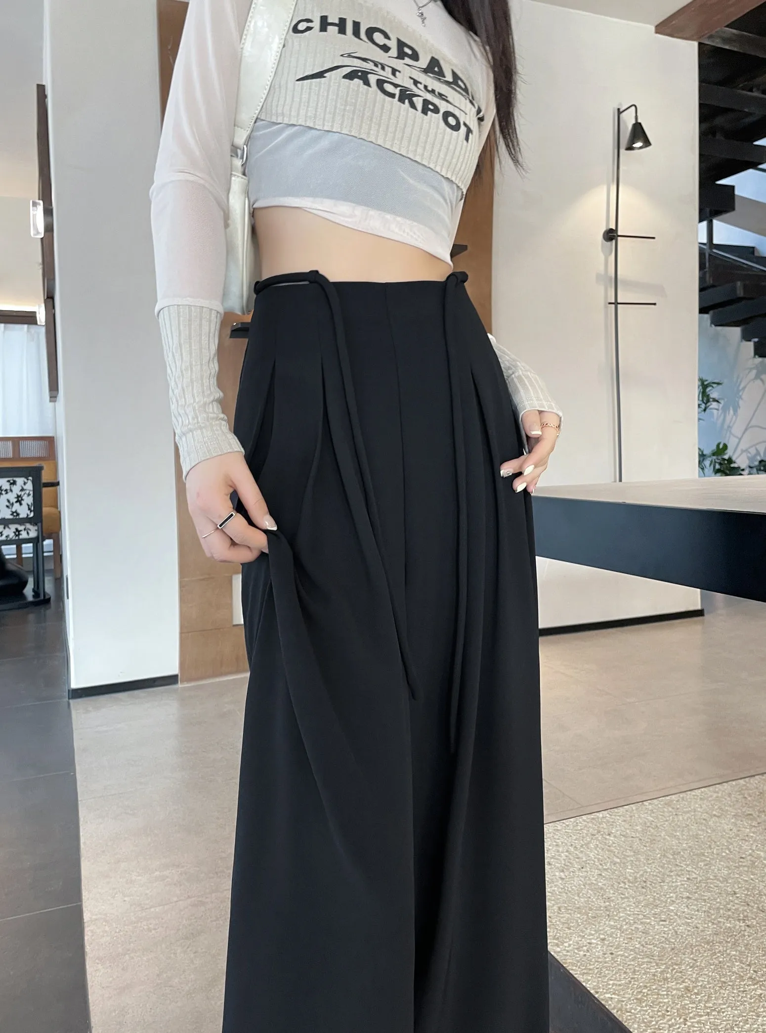 Relaxed Fit Wide Leg Pants with a Chic Design