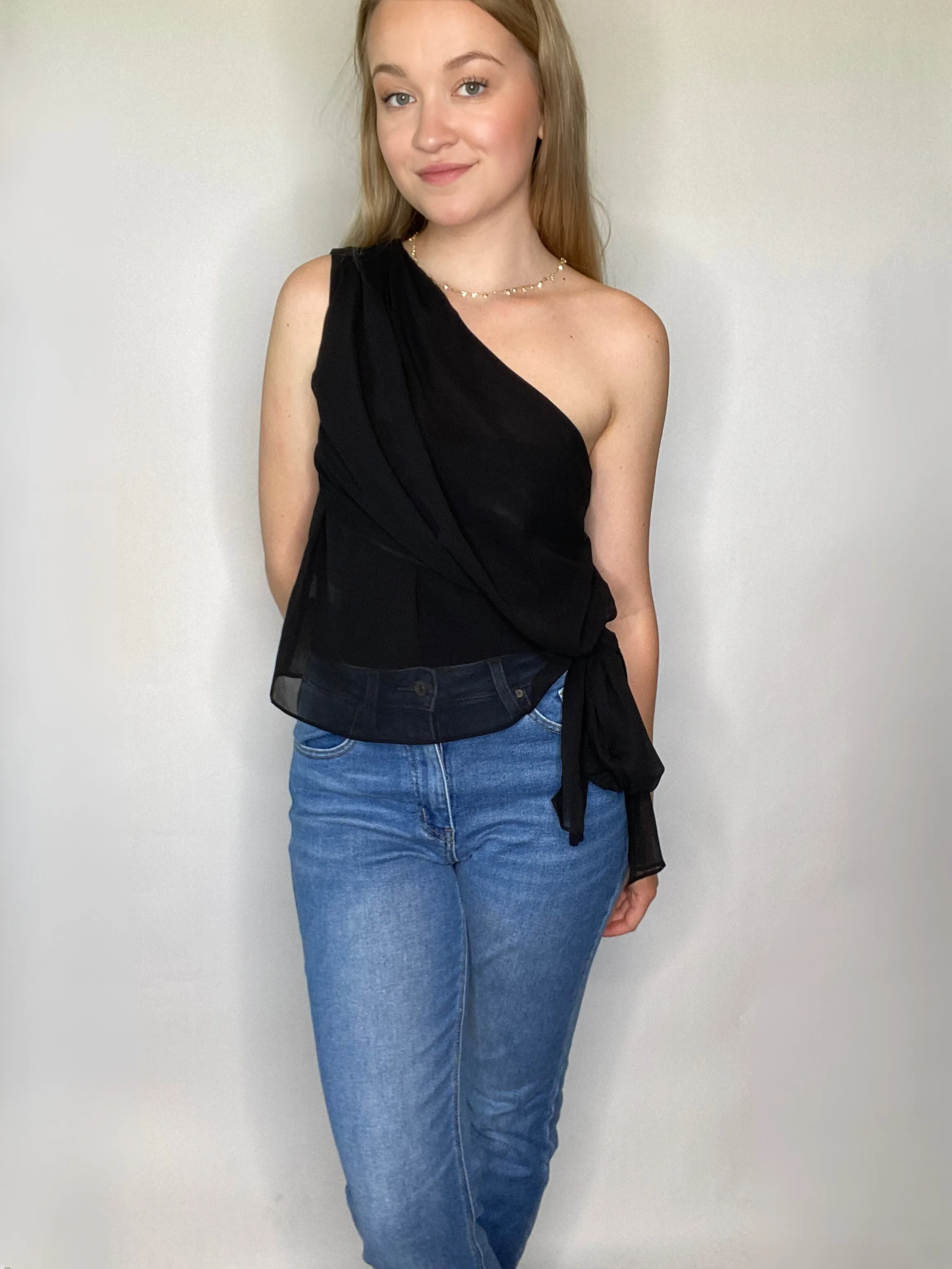 Sleek and Chic One-Shoulder Top