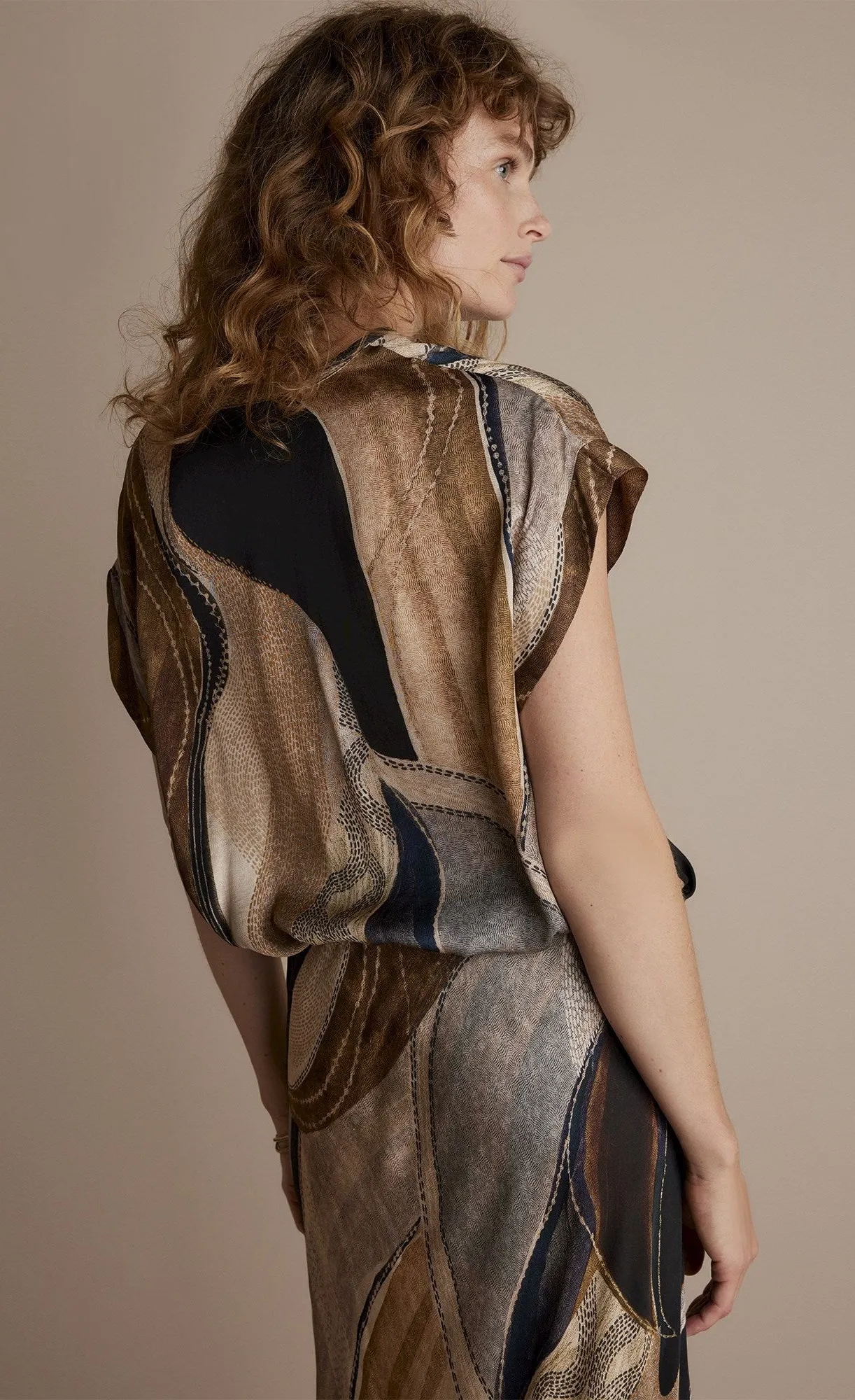 Summum Flowy Lines Sleeveless Organic Print Top