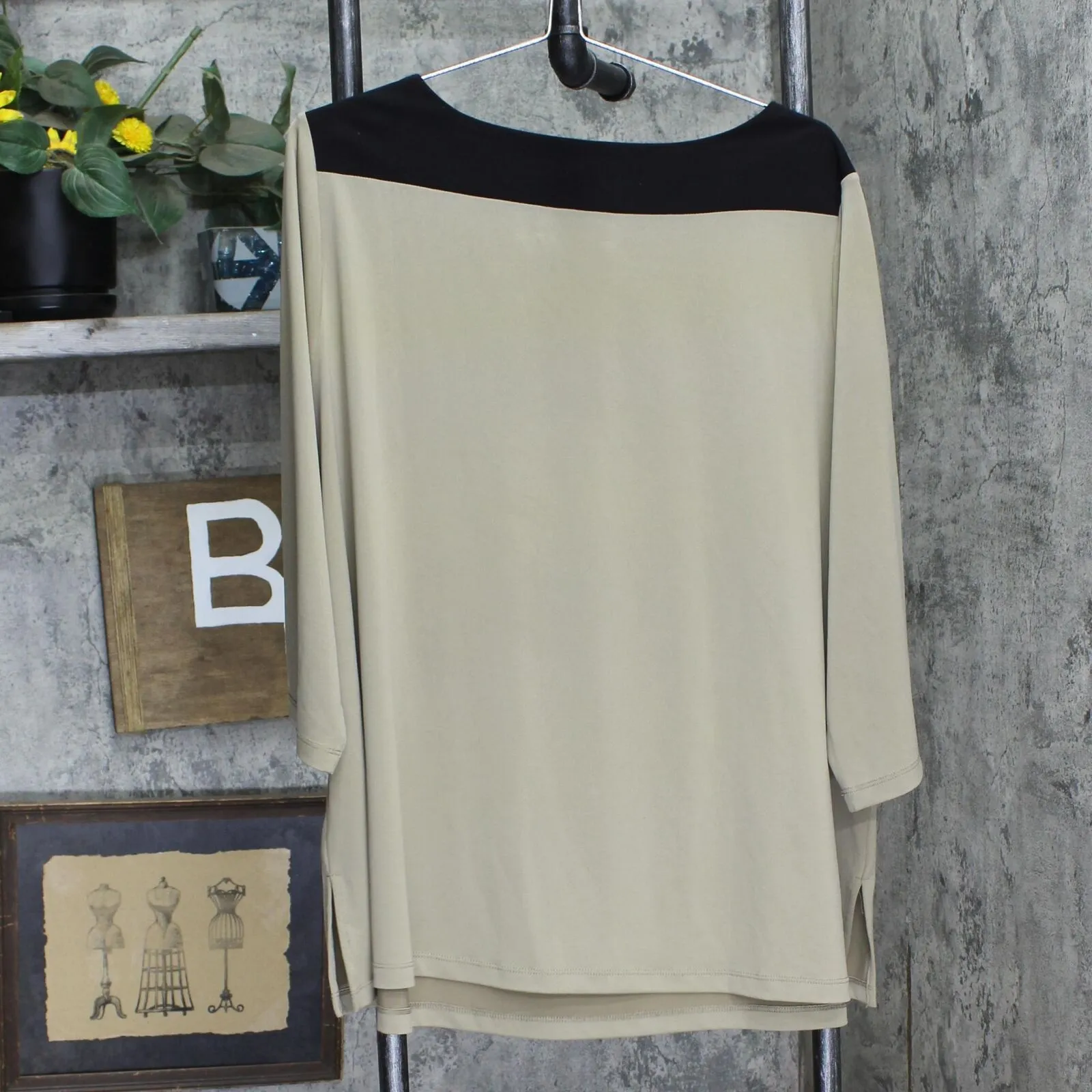 Susan Graver Womens Plus Size Colorblock Knit Blouse Shirt Top Tan / Black 2X