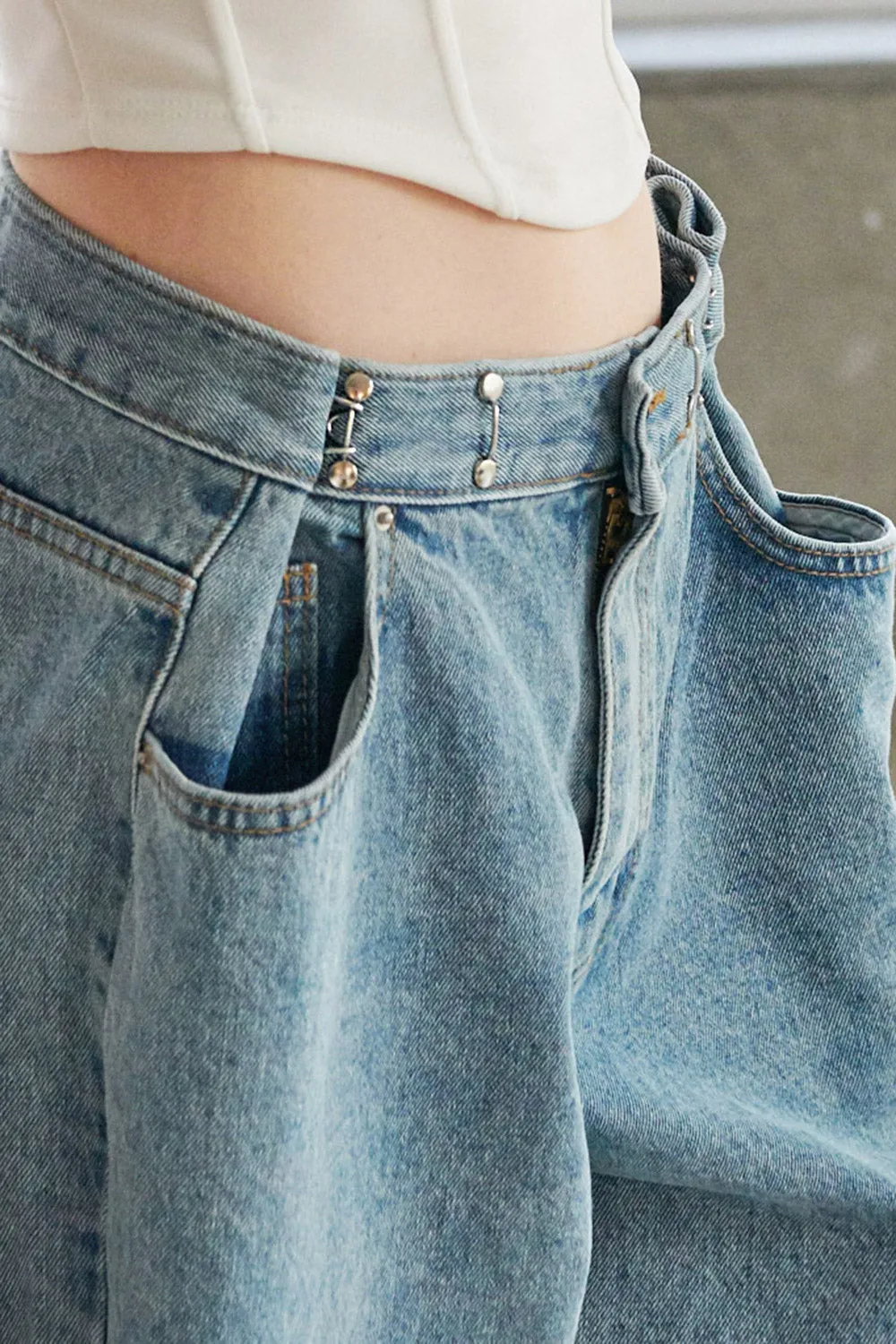 Vera Slash Cutout Jeans