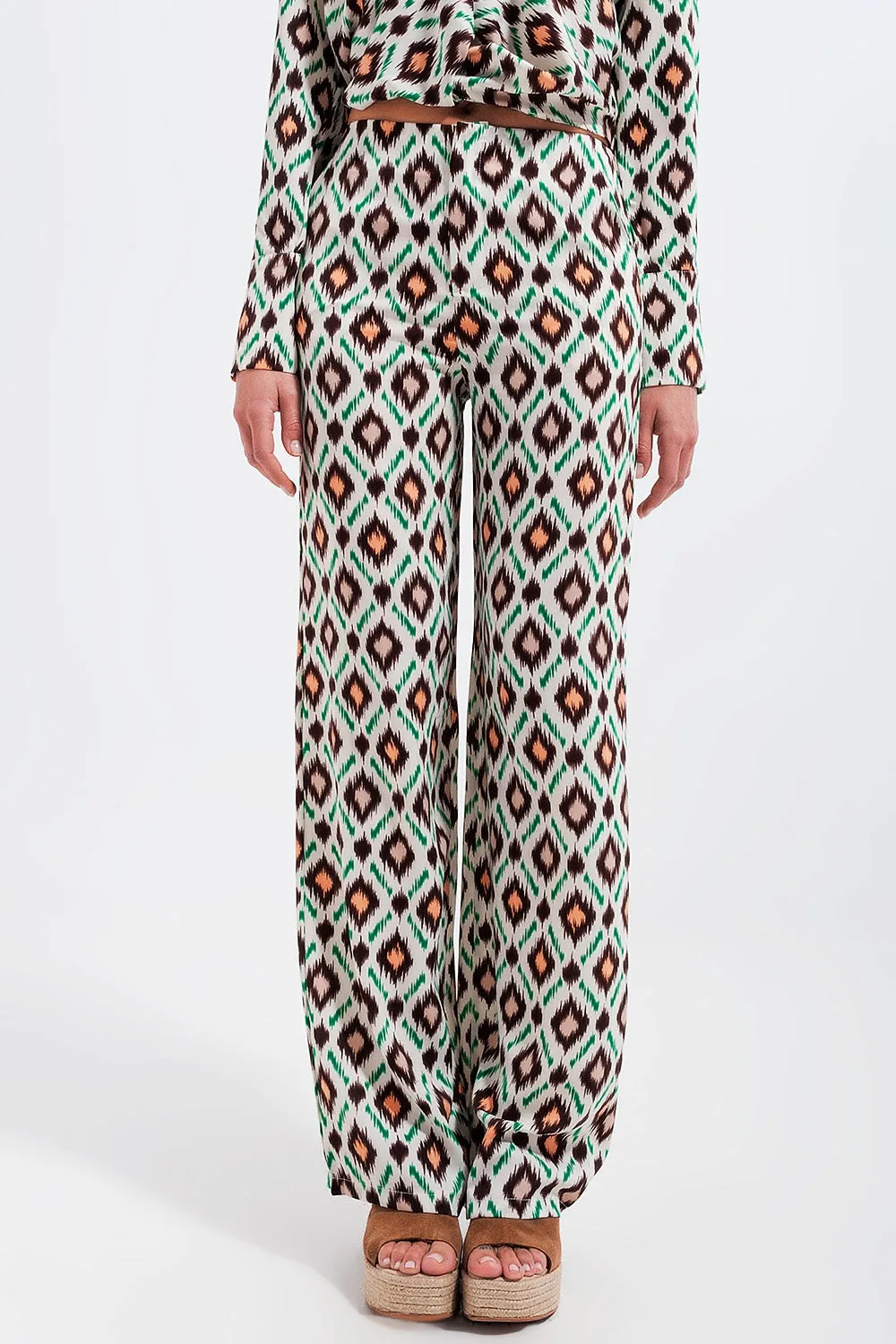 Wide leg pants in geo print