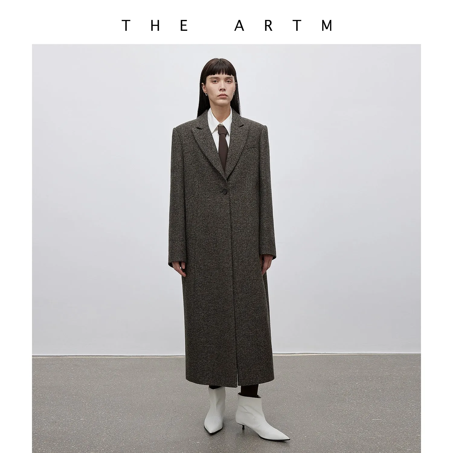 Wool Blended Peaked Lapel Coat