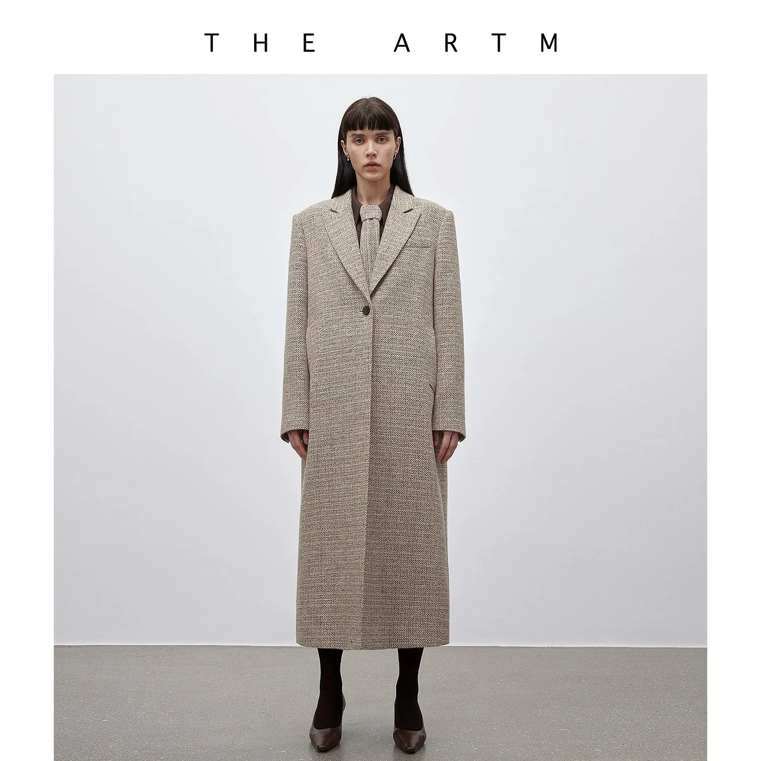 Wool Blended Peaked Lapel Coat